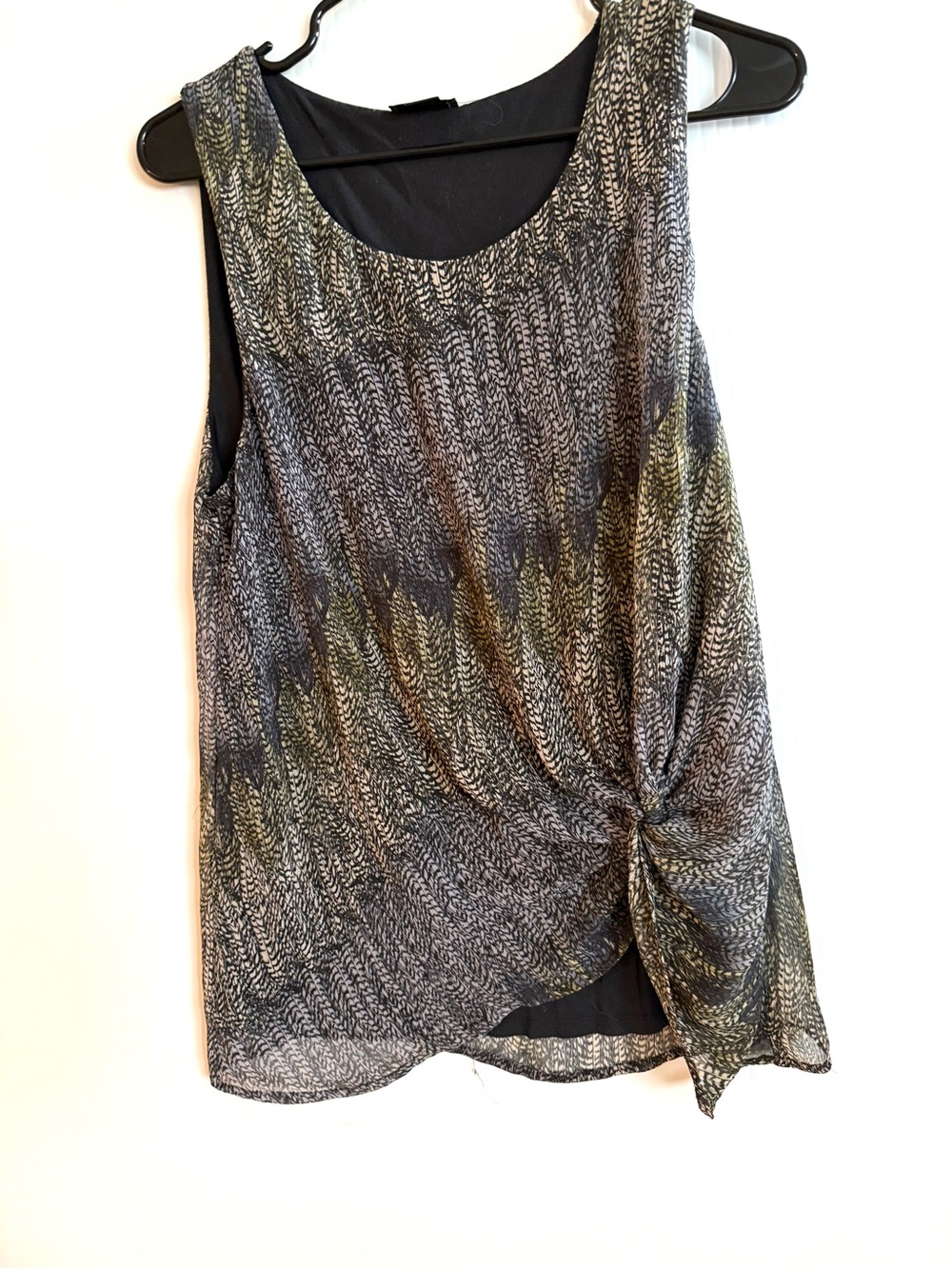 Deletta Sleeveless Twist-Front Camisole in Black and Olive Large